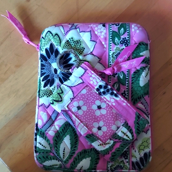 VERA🌸BRADLEY SLG's in Priscilla Pink - Picture 1 of 7